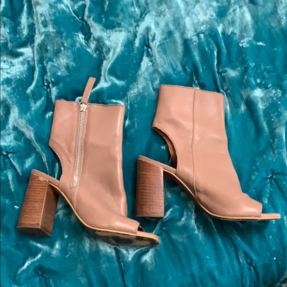 Cute top shop tan heels 💓